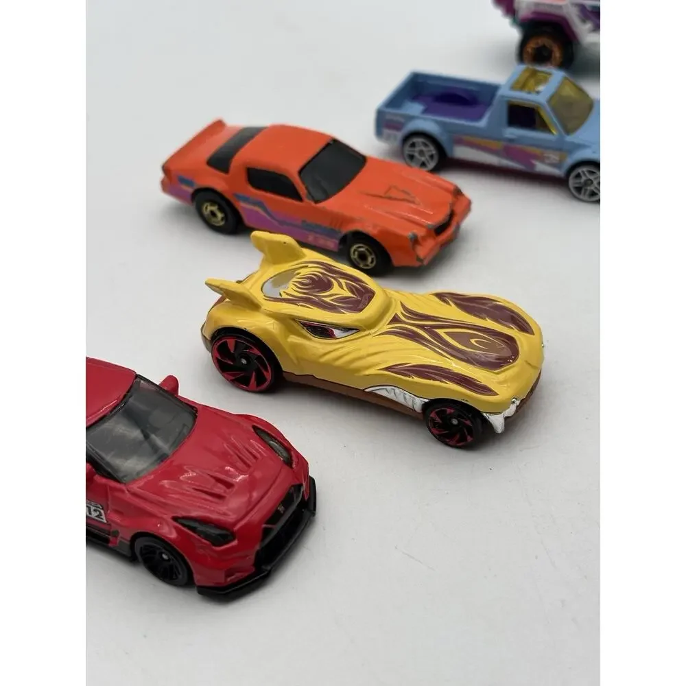 Vintage Hot Wheels Lot Of 5 Cars. FJ, Camaro, VW, Nissan GT And Howlin Heat.